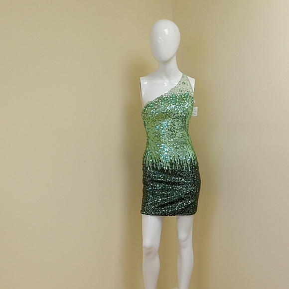 Clarisse One-Shoulder Green Sequin Dress